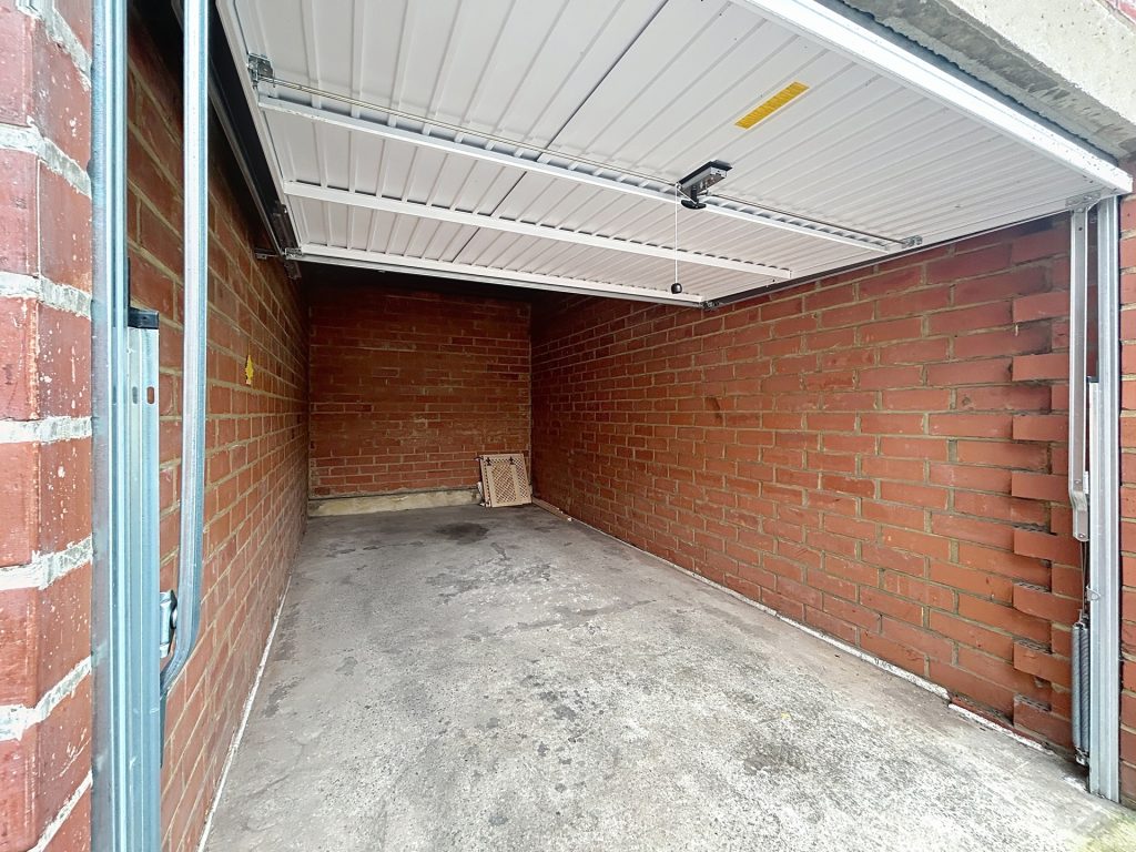 Garage Av de la Paix – Garage (fermé) – 70 €